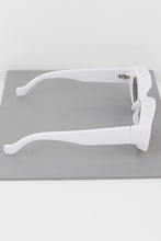 Load image into Gallery viewer, Make A Statement Sunnies
