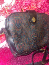 Load image into Gallery viewer, Liz Claiborne Vintage Purse
