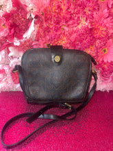Load image into Gallery viewer, Liz Claiborne Vintage Purse
